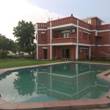 Hôtel Nature Lovers Farm à Gurgaon Extérieur photo