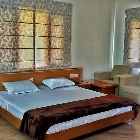 Hôtel Nature Lovers Farm à Gurgaon Extérieur photo